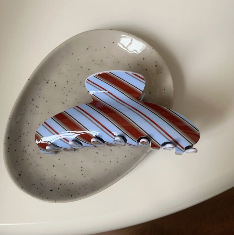 Frosted Caramel Stripe Clip